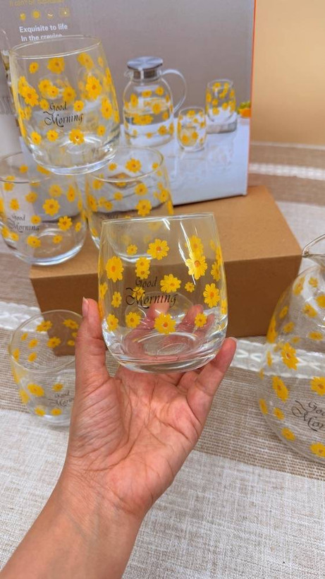پارچ و شش عدد لیوان گل بابونه